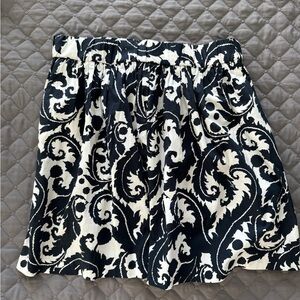 Banana Republic navy blue and white printed short skirt, size 10.